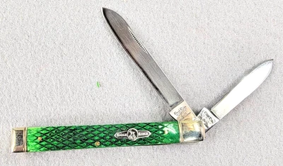 Rough Rider Green Cross Hatch Trapper Folding Pocket Knife 2 Blade - Image 1 of 4