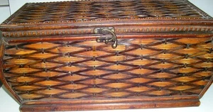 Vintage Hinged Wicker Woven Storage Brass Latch Chest Box Trunk Décor - Picture 1 of 9
