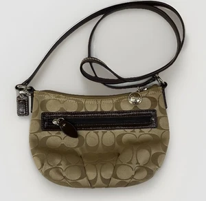Vintage Coach Swingpack Sateen Pleated Khaki Brown Signature Crossbody Bag Charm - Picture 1 of 14