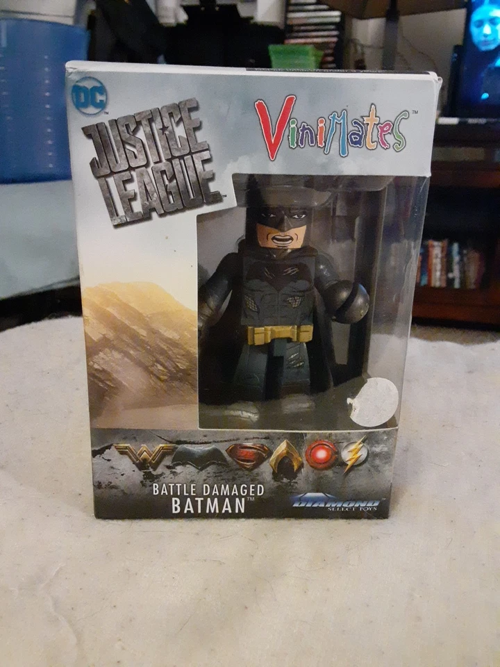 ¡Nuevo! Figura Batman Vinimates DIAMOND SELECT DC Dañada en Batalla Liga de la Justicia! Foto 1 de 4