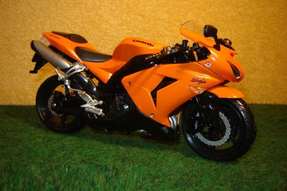 1:12 Kawasaki ZX 10 R Orange 2006 NEW RAY 02289 - Bild 1 von 1