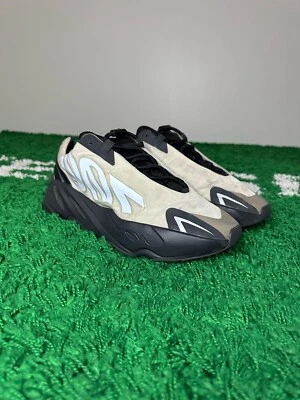 Adidas Yeezy 700 MNVN Hueso Talla 11 Raro Retro Original Auténtico. (FY3729) Foto 1 de 4
