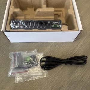 Tripp Lite 7-Port Rugged Industrial USB 2.0 Hi-Speed Hub w/ 15KV ESD Immunity - Photo 1/5
