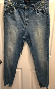 Wax Jean Los Angeles Women's Light Wash Denim Blue Jeans Distressed Size 16