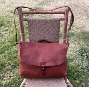 DELUTH TRADING COMPANY THICK FULL GRAIN LEATHER SADDLE BAG MAIL SCHOOL TRAVEL - Picture 1 of 13
