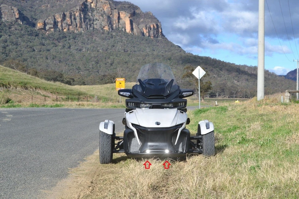 Luces antiniebla LED halo marca BlingLights para Can-Am Spyder RT SE6 2020+ Foto 1 de 4