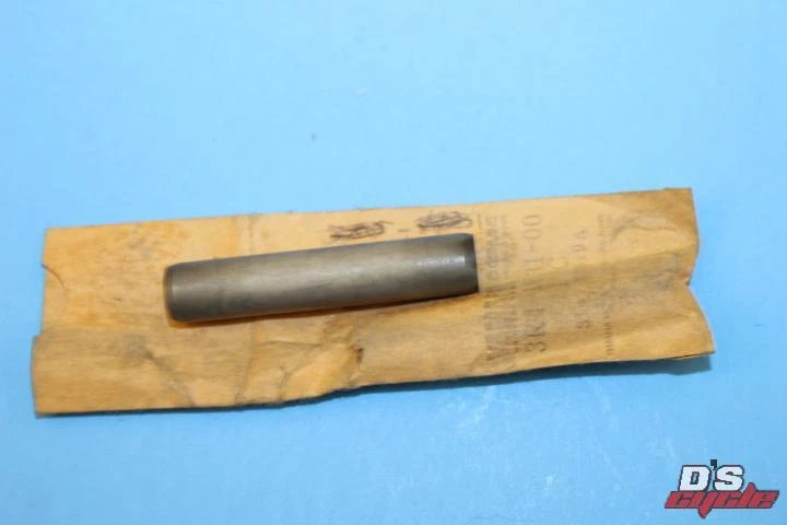 Nuevo de Lote Antiguo Yamaha IT250 IT465 IT490 YZ250 YZ490 YZ80 DT50 Barra Guía Horquilla de Cambio Foto 1 de 1