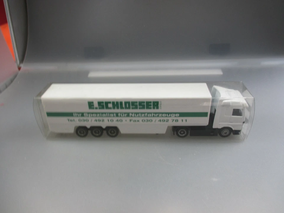 Mercedes Benz Actros STZ ' E.Schlosser' Gauge H0 (GK38) - Image 1 of 1