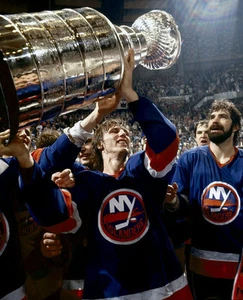 Mike Bossy New York Islanders 8x10 Photo  - Picture 1 of 1