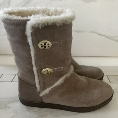 $385 Botas TORY BURCH 8 TAUPE Gamuza Cuero AUS Piel de Oveja Doradas Mujeres Foto 1 de 4