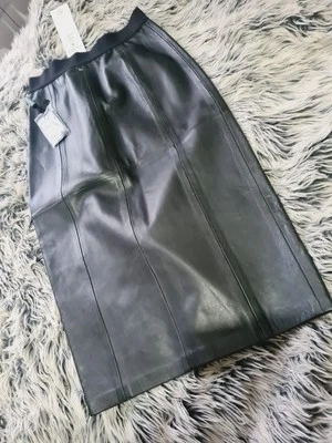 Falda de cuero negra Emporio Armani 38 Foto 1 de 4