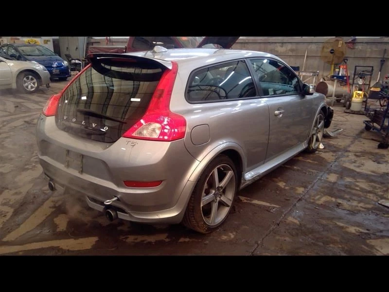 Brazo de control inferior del conductor delantero diseño R compatible con 08-13 VOLVO 30 SERIES 4153638 Foto 1 de 4