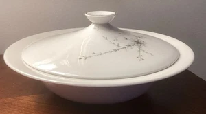 Royal Doulton Greenbrier T.C.1009 Covered Round Vegetable Bowl - Picture 1 of 5