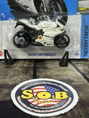 Hot Wheels Ducati 1199 Panigale Motorcycle White Diecast Sealed USED NM Cond - Image 1 of 4