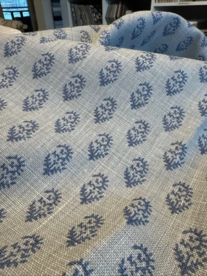 "Remanente de tela Peter Dunham textiles Rajmata índigo sobre océano 54"" W X 32"" L" Foto 1 de 3