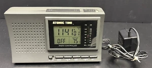 Batteria e cavo radiocomandato orologio radiocomandato ATOMIC Time VINTAGE - Foto 1 di 3