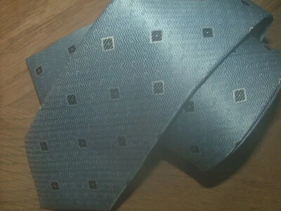 NUEVO WT $39.99 MARCA Q CORBATA Y PAÑUELO DE BOLSILLO 100% MICROFIBRA AZUL CUADRADOS #100 Foto 1 de 4