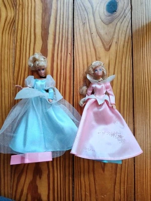 VINTAGE Disney SLEEPING BEAUTY & CINDERELLA Musical  Princess Collection 1994 - Image 1 of 4