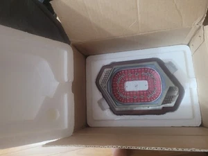 Danbury neuwertig neu im Karton Joe Lewis Arena Detroit Red Wings Stadion abnehmbares Oberteil - Bild 1 von 8