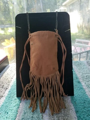 Bolso cubo pequeño con flecos American Eagle Outfitters Foto 1 de 3