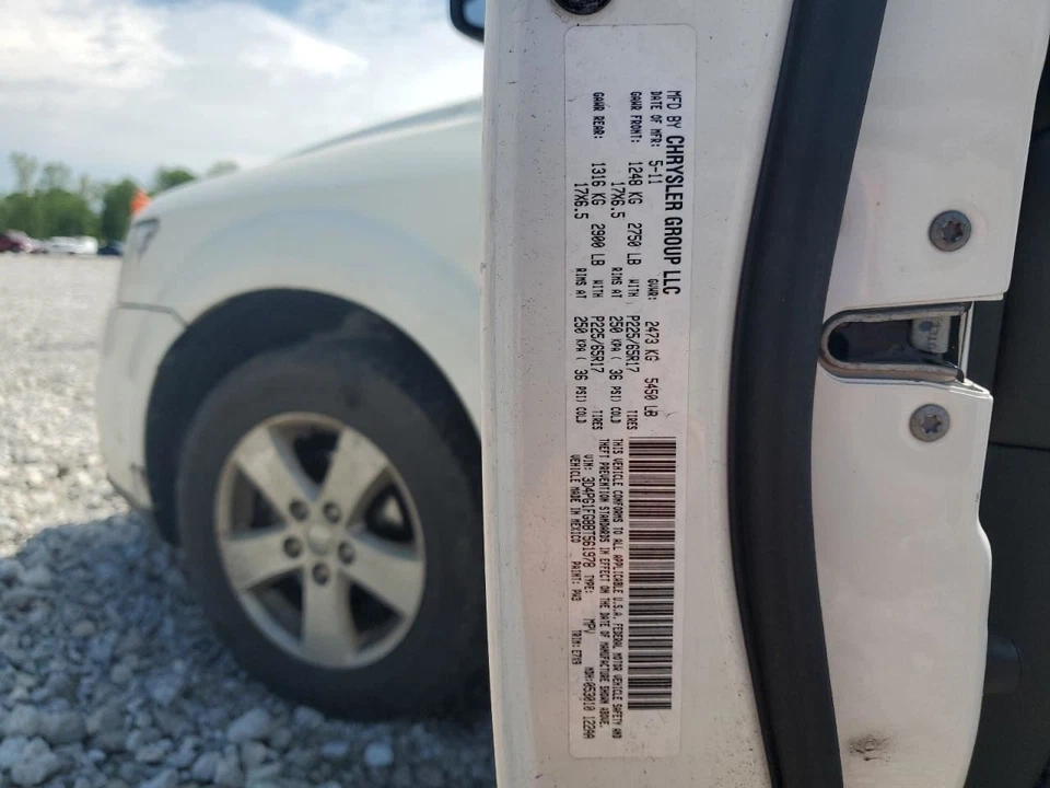 2011 Dodge Journey Windshield Wiper Motor with Linkage OEM 127K Miles - Image 1 of 4