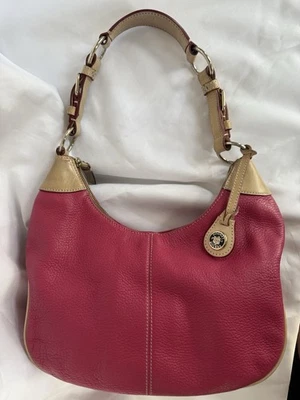 Bolso hobo de hombro Dooney & Bourke para todo clima de cuero rosa guijarro tostado Foto 1 de 4