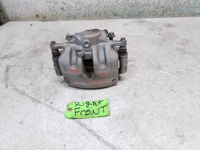 Mercedes Benz C300 2020 pasajero lado derecho pinza de freno delantera fabricante de equipos originales con soporte  Foto 1 de 4