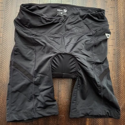 Pantalones cortos de ciclismo de compresión acolchados Baleaf para mujer XL negros Foto 1 de 4