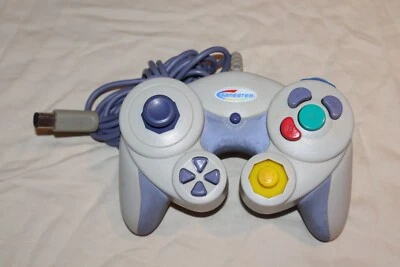Mando Radica Gamester para Nintendo Gamecube Foto 1 de 4