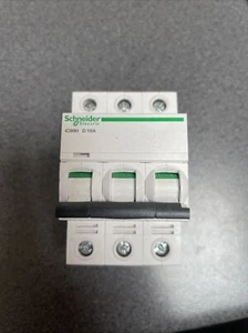 SCHNEIDER 16 AMP Typ D DREIPOLIGER MCB SCHUTZSCHALTER iC60H A9F85316 D16 16A - Bild 1 von 6