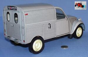 Cartokit 1/8 : Citroën 2cv Fourgonnette (Prototype démo faite par le fabricant)