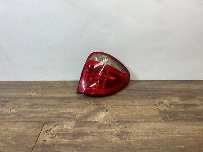 2001 2002 2003 Dodge Caravan Town Country lanterna traseira lateral direita fabricante de equipamento original *NOTA* - Imagem 1 de 4