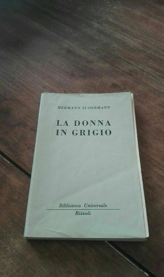 Hermann Sudermann La donna in grigio Rizzoli Bur 271025 - Immagine 1 di 1
