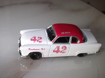 RACING CHAMPIONS RICHARD PETTY 5 DÉCADAS DE PEQUENO VINTAGE 1954 OLDSMOBILE 1/64 - Imagem 1 de 4