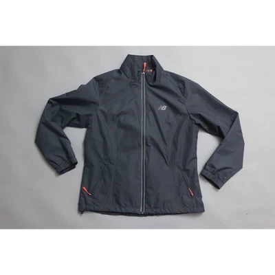 Chaqueta de running New Balance para mujer talla grande gris y rosa cortavientos Foto 1 de 4