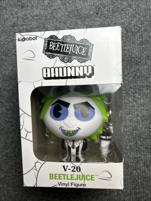 Kidrobot V-20 - BEETLEJUICE - Figura Vinilo Bhunny con Pata de Conejo - Sellada en Caja Foto 1 de 4