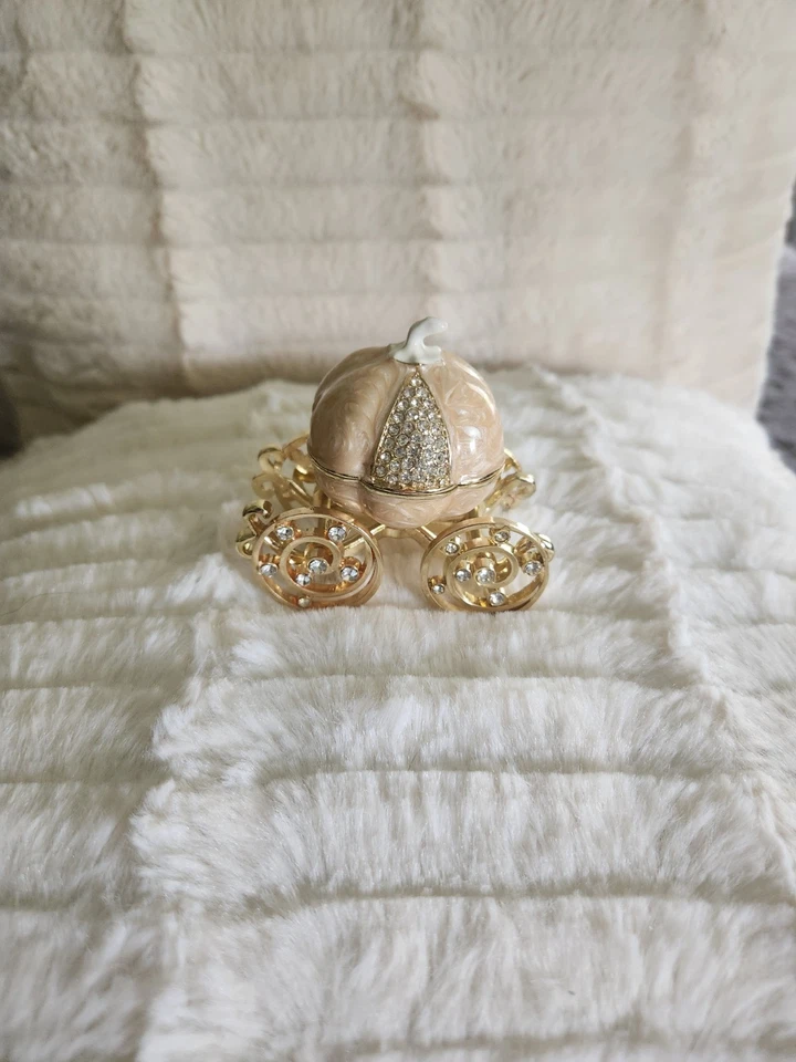 Coche Darling Cenicienta, adornado con cristales. Rosa pálido. Foto 1 de 4