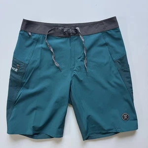 ROARK Savage Boatman 9" Board Shorts Mens 28 Swim Shorts Teal Fishing NWOT - Picture 1 of 12