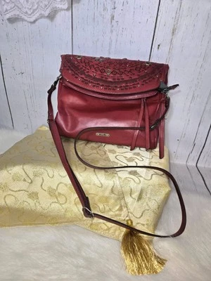 Bandolera Miss Me Tachonada Roja Bolso Mensajero Y2K Retro Imitación Cuero Foto 1 de 4