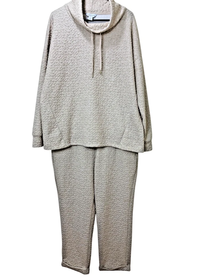 Liz Claiborne Women XL Cream Sweatsuit Travel Sweatshirt Sweatpants outfit - Image 1 of 4