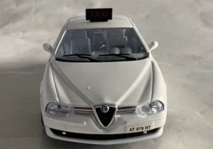 Alfa Romeo 156 Taxi Bburago Burago 1/24 Modelo Diecast Excelente Hecho en Italia - Imagen 1 de 9