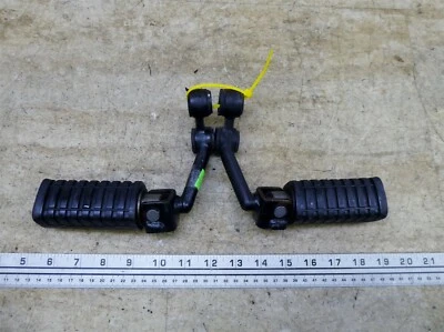 1981 Kawasaki KZ750 LTD K287-1. передние ножные крепления и кронштейны - Изображение 1 из 4