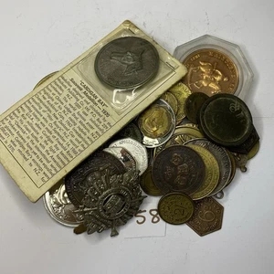 481g-MIXED TOKENS, MEDALS & COINS-UNSORTED & UNRESEARCHED COMBINE POST ONLY UK - Picture 1 of 3