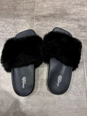 Zapatillas deslizables Y2K Charlotte Russe de piel negra con estrás 7 fiestas góticas glamour femenino Foto 1 de 4