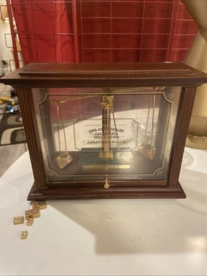 Escala de equilibrio de latón de la fiebre del oro de California 150 aniversario Franklin Mint Foto 1 de 4
