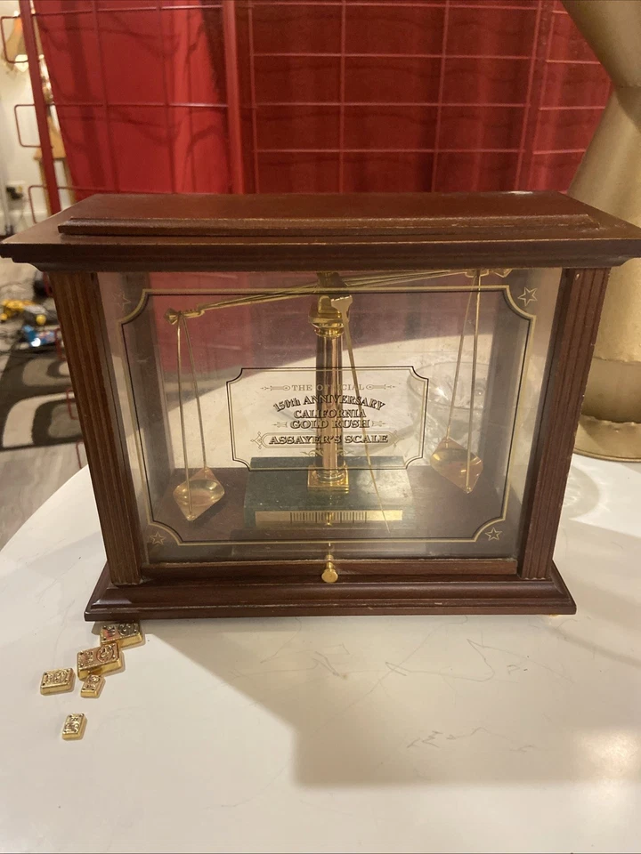 Escala de equilibrio de latón de la fiebre del oro de California 150 aniversario Franklin Mint Foto 1 de 4