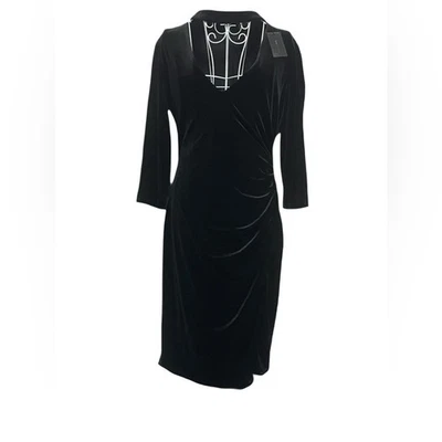 Vestido decote BCBGMaxAzria preto veludo comprimento 3/4 manga mergulho - Imagem 1 de 4