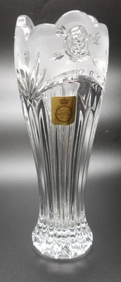 Oneida "Southern Garden" 7" Lead Crystal Vase ~ Germany - Image 1 of 4