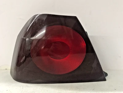 Luz trasera del lado del conductor del Chevrolet Impala 2002 LS Model Scratches Foto 1 de 4