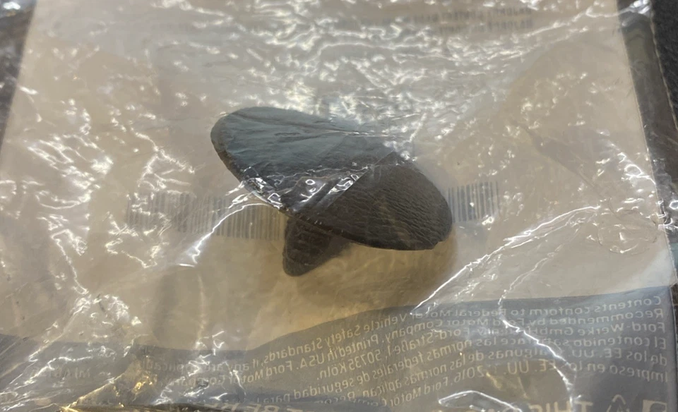 FORD OEM Fender-Insulator Retainer W705002-S300 one piece - Image 1 of 4